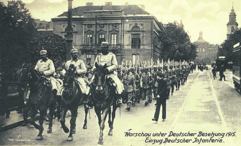Wejście do Warszawy niemieckich oddziałów po jej zdobyciu w 1915 r.