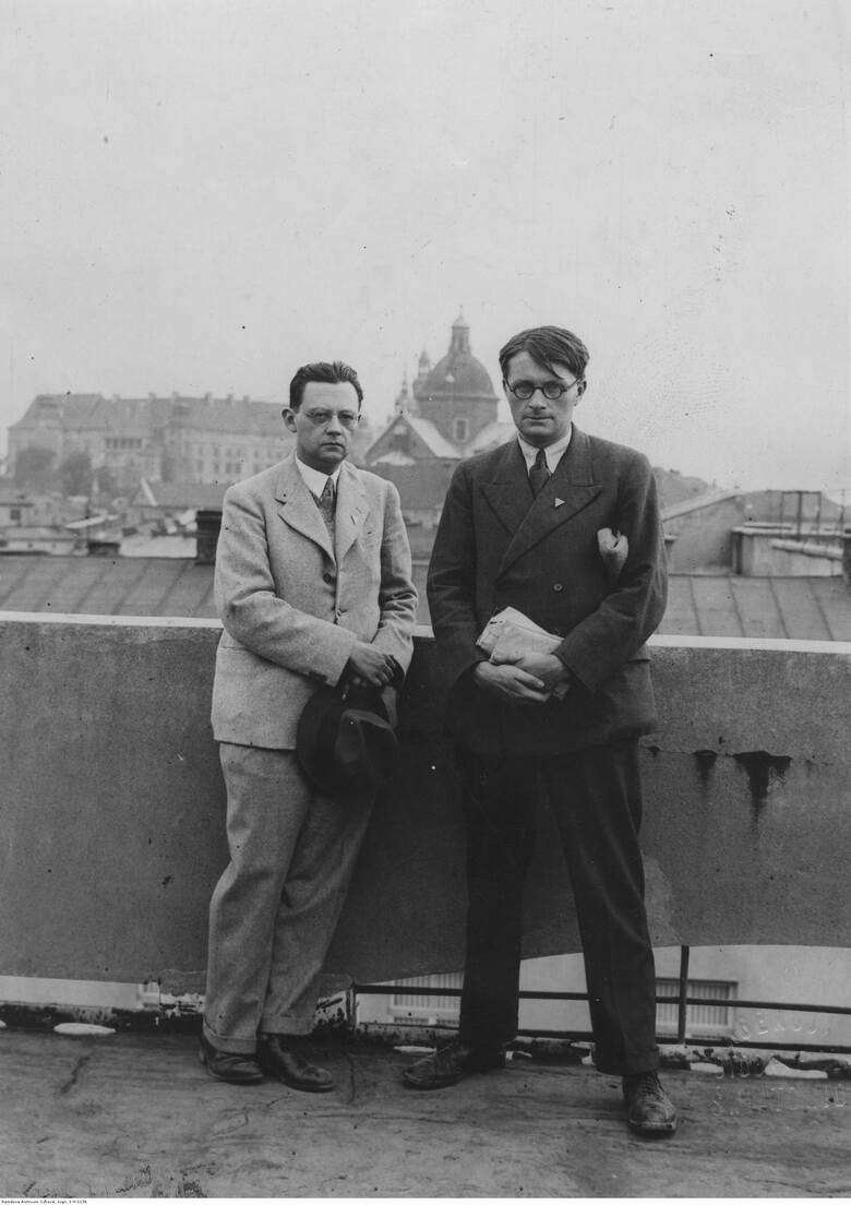 Prof. Joseph Needham - naukowiec angielski (po prawej), sierpień 1935 r.