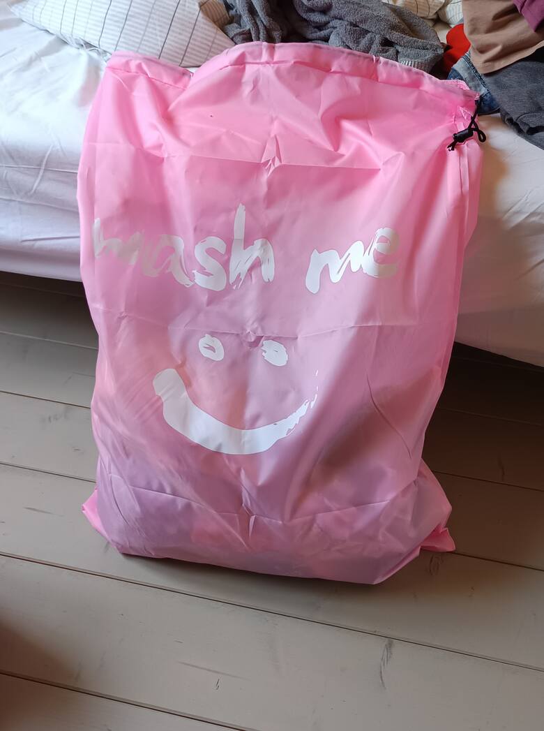 Różowa torba na pranie