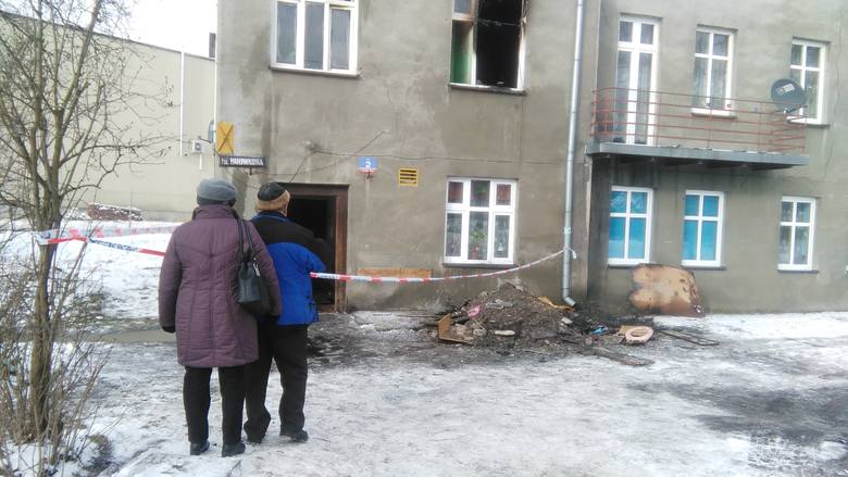 Pożar w Będzinie przy Browarnej. Jedna osoba nie żyje [ZDJĘCIA + WIDEO]