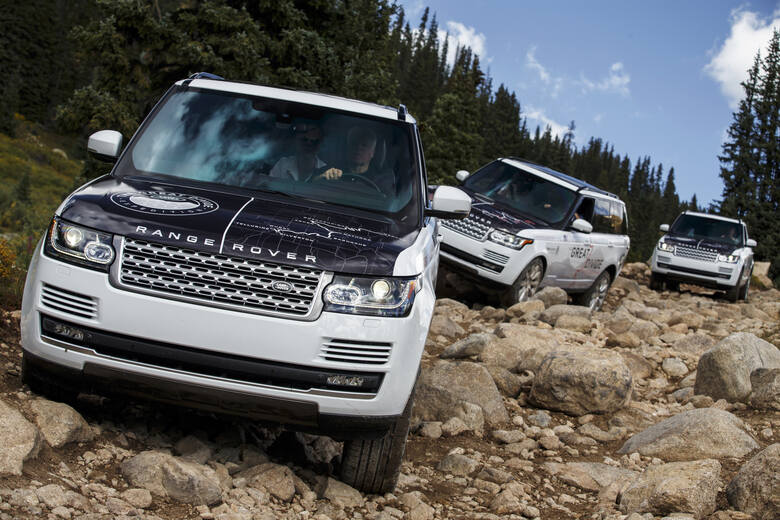 Land Rover Range Rover Ultraluksusowy i perfekcyjnie wykończony samochód, który wciąż nadaje się do wypadów w trudny teren. W ekstremalnych sytuacjach