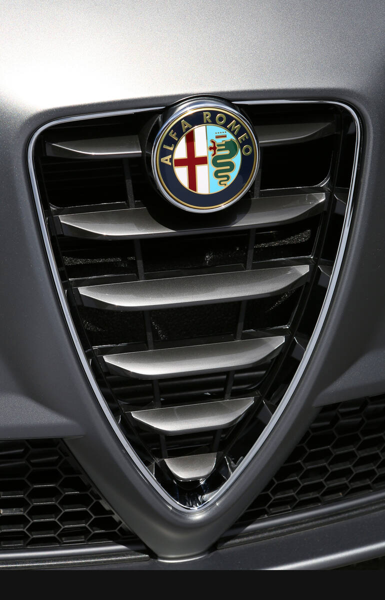Alfa RomeoWystarczy wymówić nazwę tej włoskiej marki, by w duszy zagrały emocje. Niezależnie, czy mamy na myśli historię wyścigowych sukcesów z lat 30.,