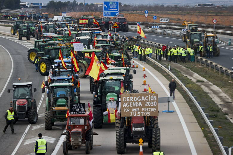 Wtorkowe protesty rolników doprowadziły do paraliżu komunikacyjnego na terenie całej Hiszpanii.
