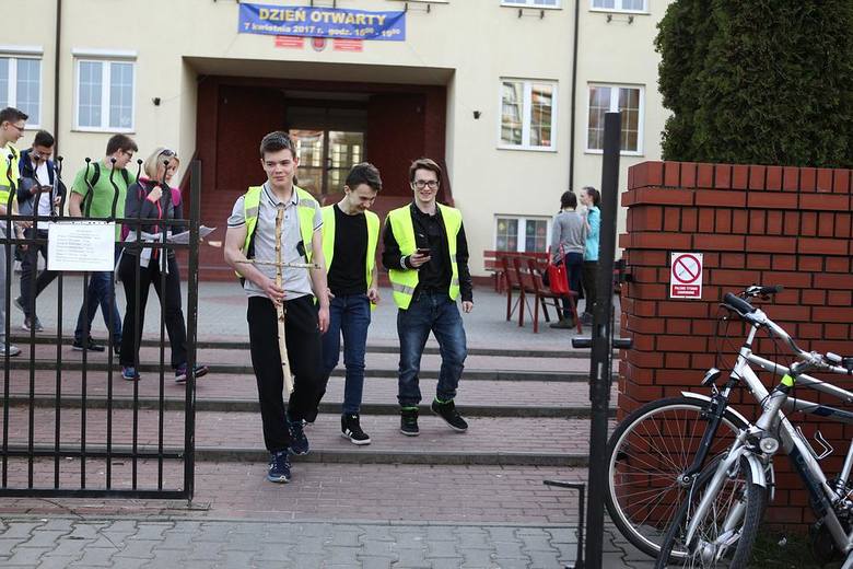 Ekstremalna droga krzyżowa uczniów i nauczycieli Klasyka [ZDJĘCIA]