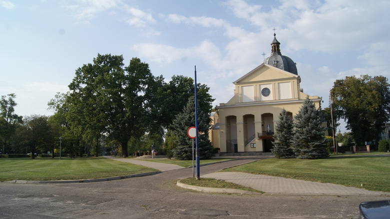 2018, Kościół Garnizonowy w Skierniewicach. Plac Jana Pawła II