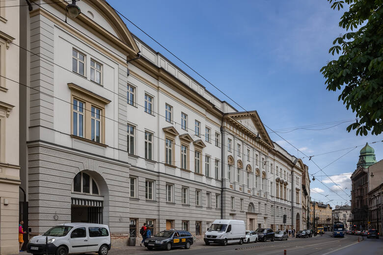 Kraków. Sąd unieważnił zgodę na budowę apartamentowca pod Wawelem. Kto za to odpowie? Urząd nie poczuwa się do winy [ZDJĘCIA, WIZUALIZACJE]