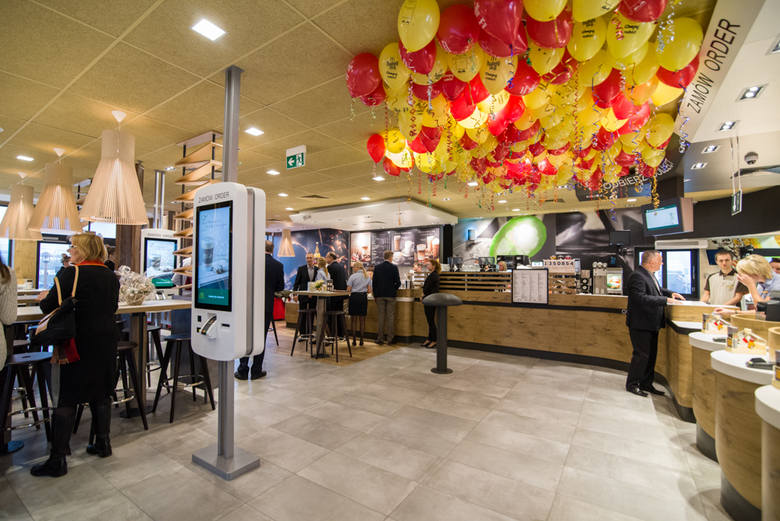 Otwarcie McDonald's w Rawie Maz. 