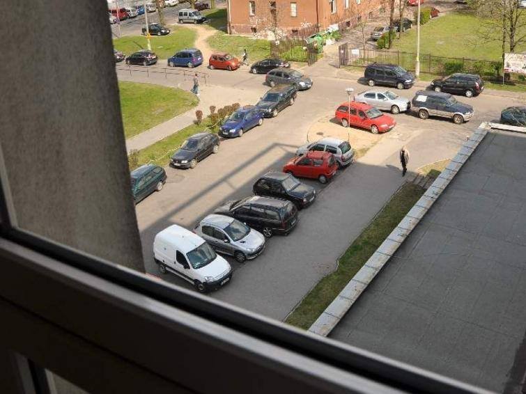 Bydgoszcz. Pod ośrodkiem medycyny pracy nie ma gdzie parkować