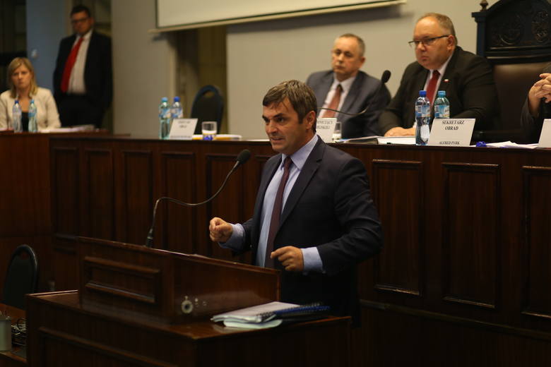 Bytomscy radni zdecydowali o referendum o odwołaniu Damiana Bartyli
