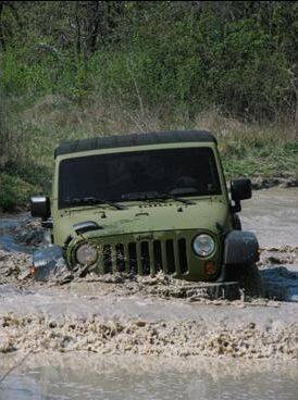 Wojskowy Jeep Wrangler J8
