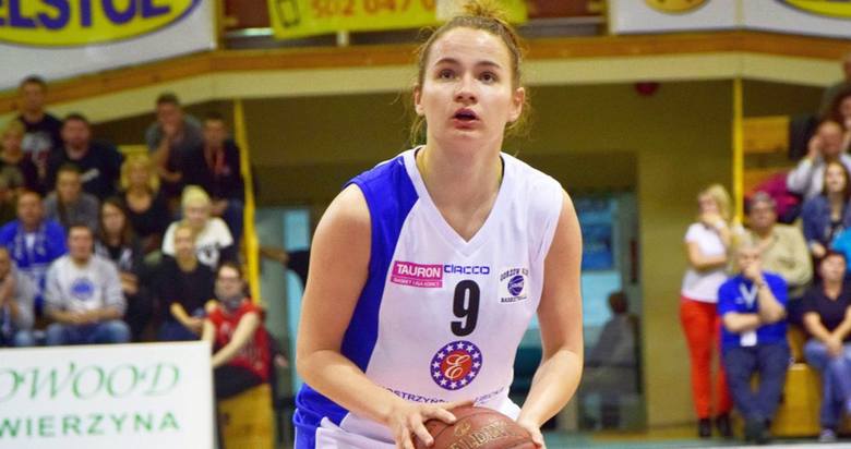 21-letnia rozgrywająca Monika Naczk przechodzi z KSSSE AZS PWSZ Gorzów do MKK Siedlce, który prowadzi trener kadry.