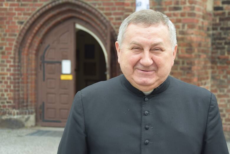 Ks. Kazimierz Małżeński to proboszcz parafii św. Mikołaja w Skwierzynie i kustosz tutejszego Sanktuarium Matki Bożej Klewańskiej. Zostało ustanowione w kościele 22 maja 2021.