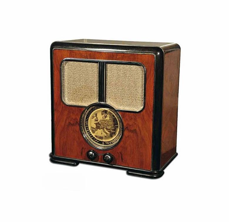 Radio Capello, model Gigant z założonych w 1935 roku w Wełnowcu Polskich Zakładów Radiowych Capello.