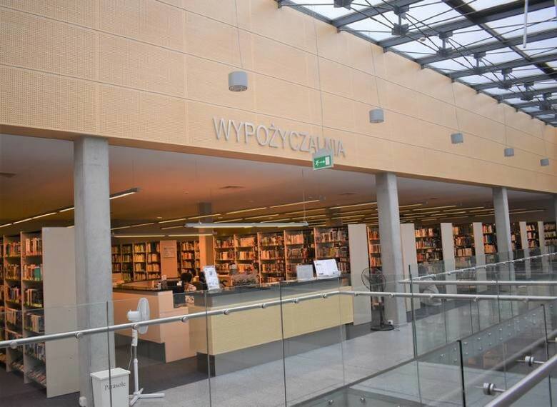 Kilkanaście tysięcy użytkowników Galerii Książki ma do dyspozycji 4200 m kw. powierzchni i bogate zbiory