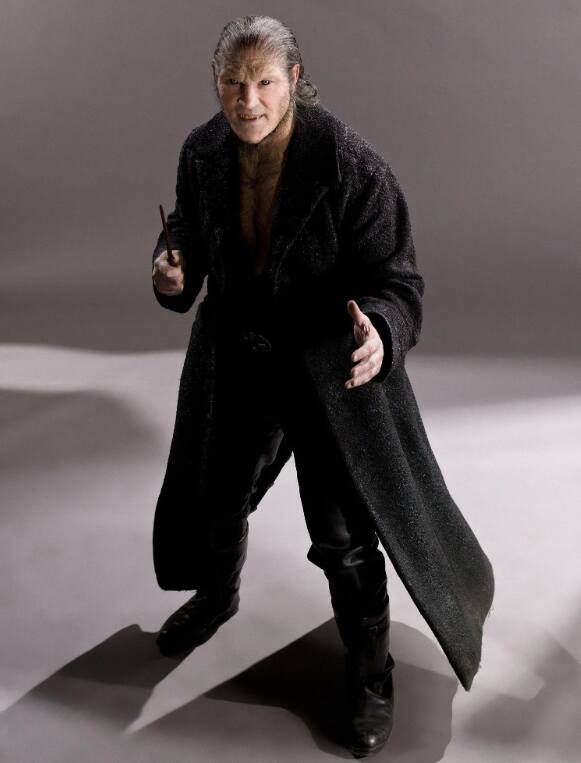 Dave Legeno wcielił się w postać wilkołaka Fenrira Greybacka. Zmarł w  2014 roku.
