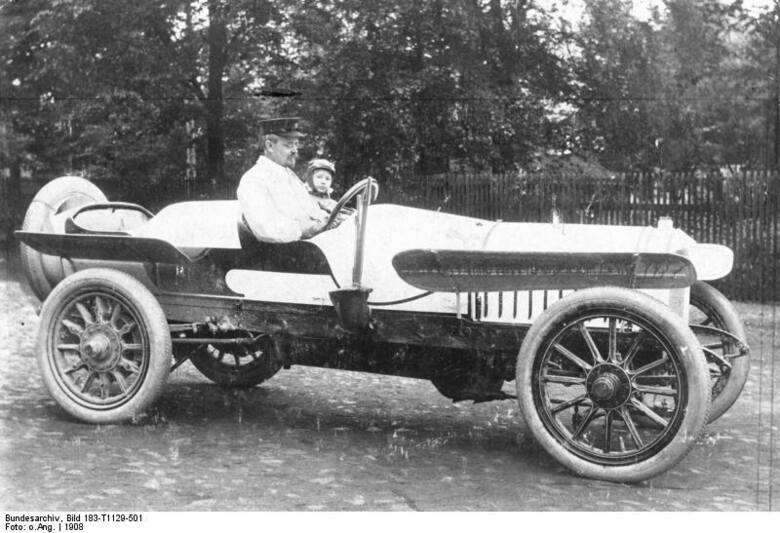 August Horch, licencja Creative Commons 3.0 / Fot. Bundesarchiv, Bild 183-T1129-501 / CC-BY-SA