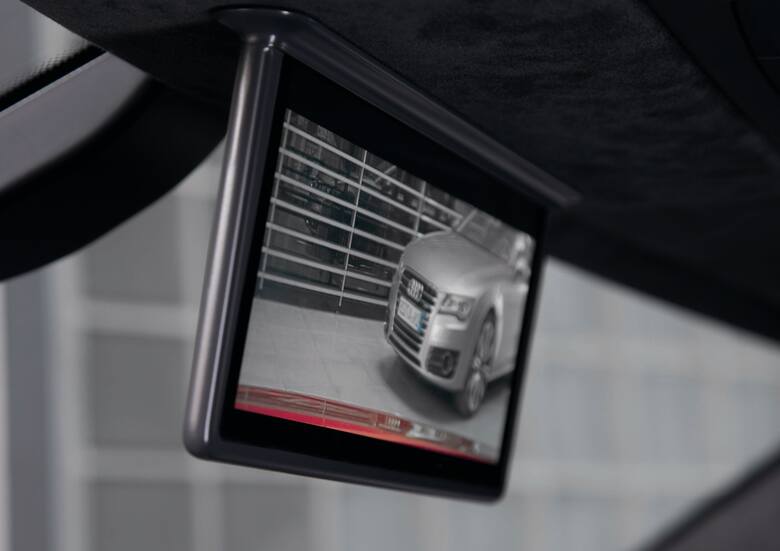 Cyfrowe lusterko wsteczne w Audi R8 e-tron, Fot: Audi
