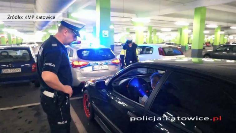 Policjanci sprawdzili stan techniczny podrasowanych samochodów