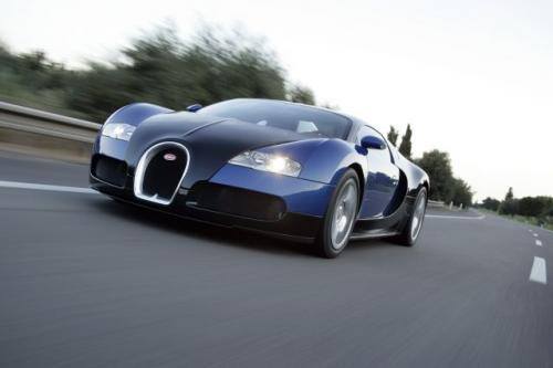 Fot. Bugatti: Bugatti Veyron 16.4 to demon szybkości. Nie dość, że najszybciej na świecie osiąga setkę ze startu zatrzymanego, to pod względem prędkości