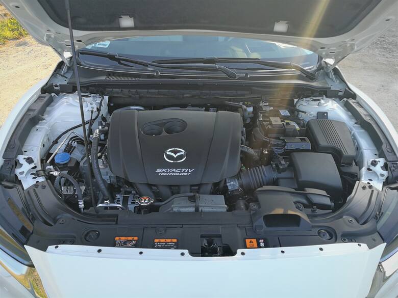 Przy opracowaniu nowego modelu 6, Mazda wyszła z założenia, że dobrze jest trzymać się sprawdzonych rozwiązań. Skoro więc projektujemy sedana – dajmy