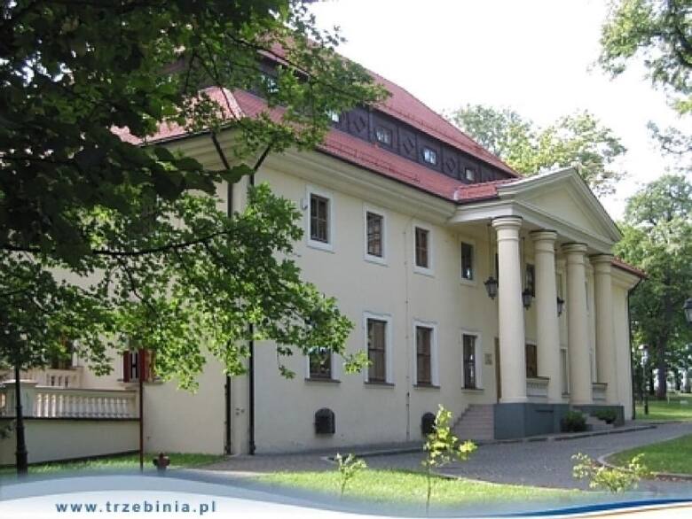 Dwór Zieleniewskich w Trzebini Początki historii dworu sięgają XIII wieku, jednak pierwszy murowany budynek został wzniesiony najprawdopodobniej dopiero