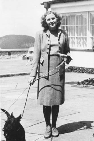Gertrud Scholtz-Klink była bardzo wpływową Przywódczynią Kobiet Rzeszy. Mówiono o niej „Führer w spódnicy”