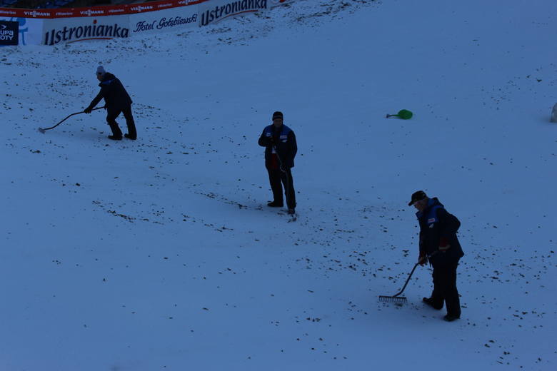 Puchar Świata w skokach narciarskich w Wiśle: korki, natężenie ruchu, kibice w Wiśle RELACJA NA ŻYWO