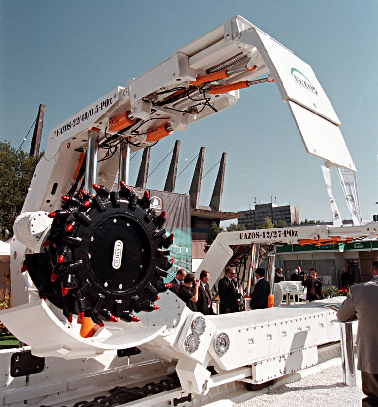 Te maszyny mogą odgrywać role deceptikonów lub autobotów w filmie Transformers