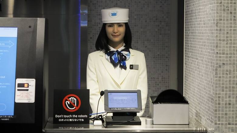 Roboty pełnią funkcje personelu w tym hotelu w Japonii