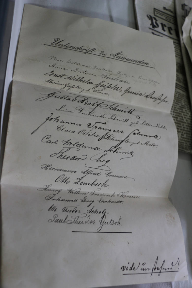 Poznaliśmy treść niemieckiego listu sprzed 142 lat, który odnaleziono w kapsule czasu z kamienicy przy ul. Wrocławskiej 9.