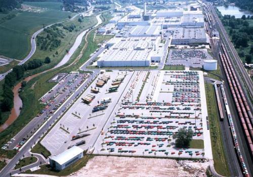 Fot. Opel: Kiedyś w fabryce w Eisenach produkowano Wartburgi, po zjednoczeniu Niemiec zakład przejął Opel.