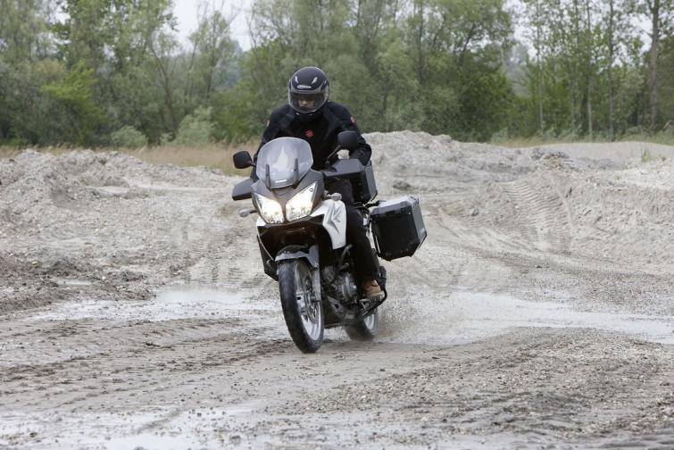 Bezpieczne wakacje z Suzuki - sprawdź za darmo swój motocykl