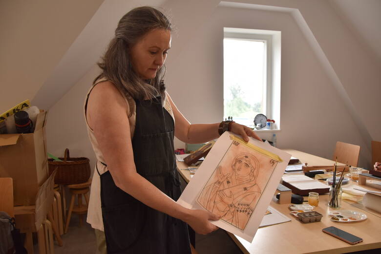 Katarzyna Kobuszewska chętnie prowadzi warsztaty z pisania ikon. Potwierdza, że to czas wyciszenia i oderwania od codzienności oraz otwarcia duchowej