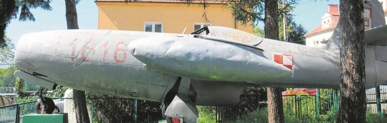 Zapomniany pomnik lotniczy na krakowskich Bielanach. Jaka będzie przyszłość Jaka-23?