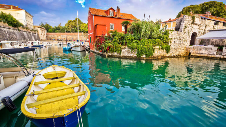 Jedną z nowości są loty do Zadaru w ChorwacjiTo piękne, historyczne miasto jest popularnym celem turystycznym, dzięki swojemu bogatemu dziedzictwu kulturowemu
