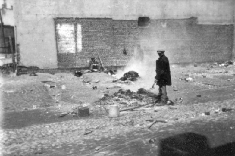 Cyganie w Litzmannstadt Ghetto przebywali niewiele ponad dwa miesiące. Umieszczono ich w wydzielonym, ogrodzonym obozie