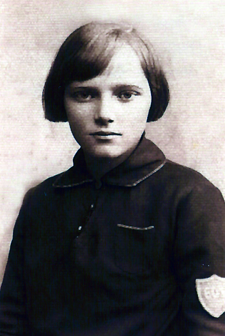 Maria Kiwacka-Kucab (1924-2016) – matematyczka, strażniczka pamięci o Śniatynie jako uczennica Gimnazjum im. Fr. Karpińskiego w Śniatynie, rok 1936.