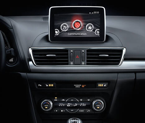 Dotykowy ekran i specjalny interfejs. MZD Connect to jeden z najbardziej intuicyjnych samochodowych systemów multimediów / Fot. Mazda