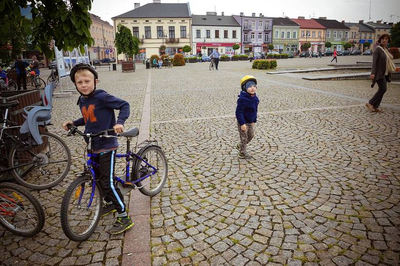 Rodzinny rajd rowerowy w Skierniewicach [ZDJĘCIA]