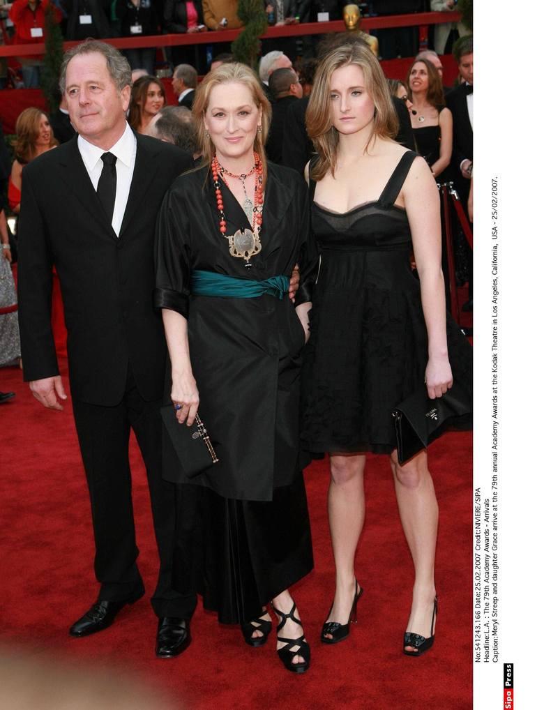 Meryl Streep z mężem Donem Gummerem i córką Grace Gummer na 79. gali wręczenia Oscarów w 2007 r.