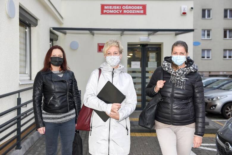 Pracownice socjalne MOPR w Toruniu. W pandemii nieprzerwanie wychodzą w teren.
