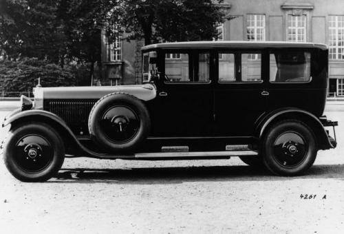 Fot. Audi: Luksusowe auta mają wierną klientelę. Dla bogatych przygotowano model Typ M ( 1924 r.) z zamkniętym nadwoziem Pullman.