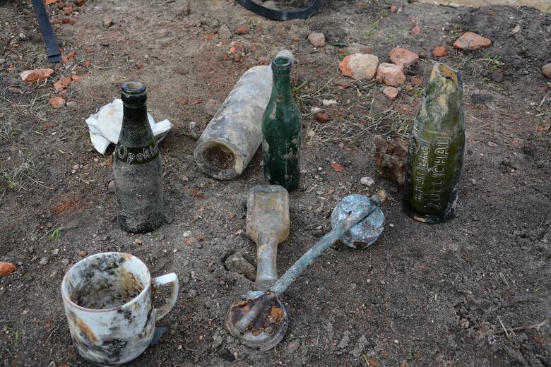 W Sulechowie odkopano 12 szabel, 26 bagnetów oraz wiele innego wyposażenia wojskowego, w tym broń czarnoprochową. Znaleziony arsenał zostanie wysłany