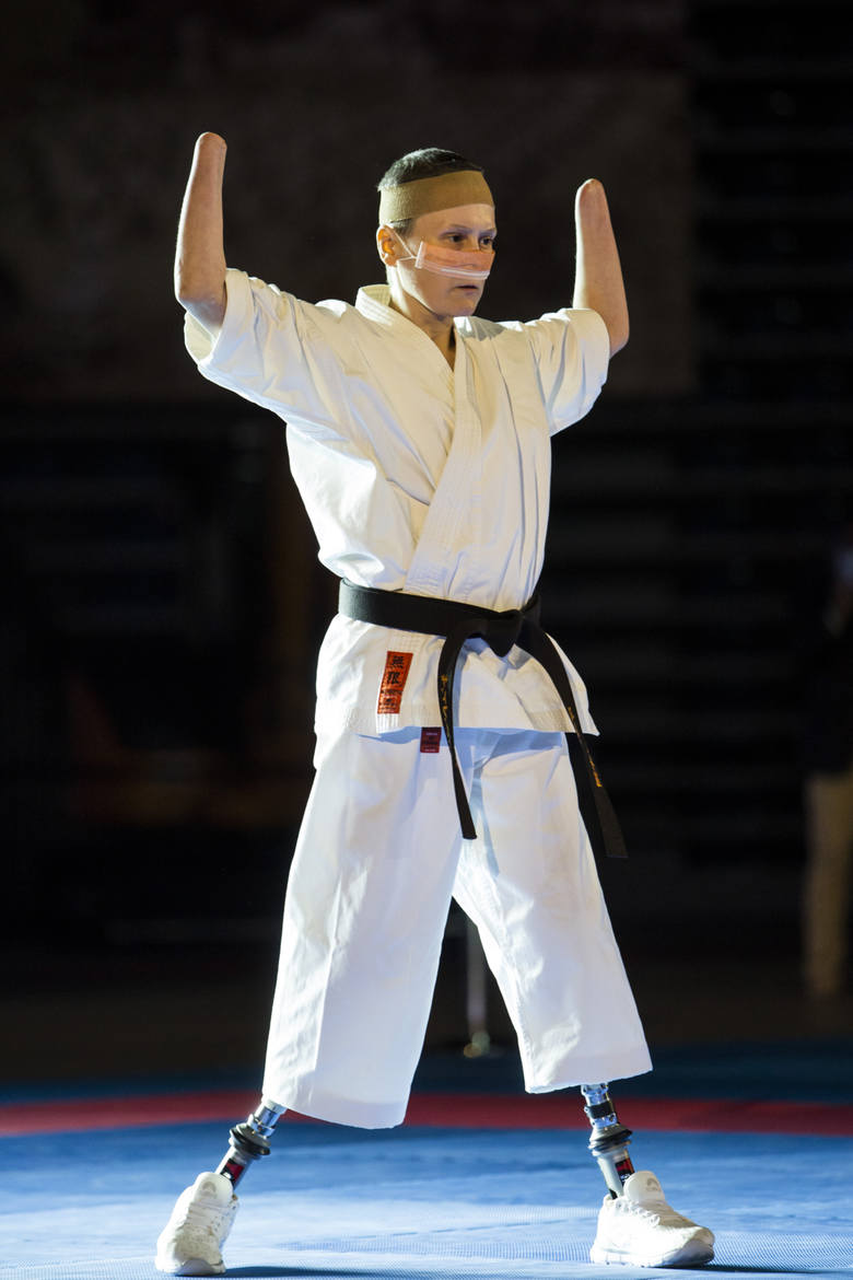 Aneta Zatwarnicka na Tauron Arenie podczas mistrzostw świata karate.