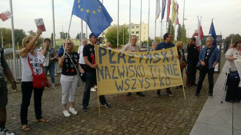 KOD przywitał działaczy wojewódzkiej konwencji PiS w Gdańsku
