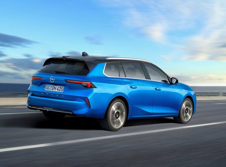 Opel Astra i Toyota Corolla to dwaj odwieczni rywale, którzy walczą o uwagę klientów i od lat stanowią wyznacznik w segmencie. Obecnie sytuacja trochę