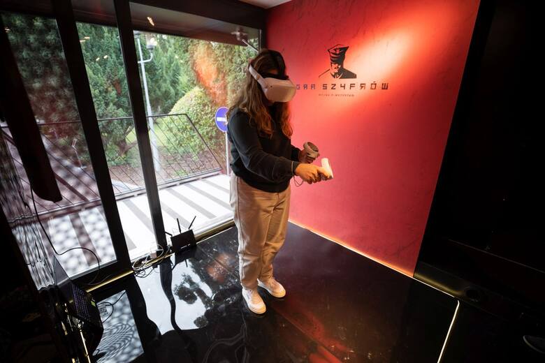 Mobilny pokaz "Gry Szyfrów" - tak się gra w wirtualnej rzeczywistości
