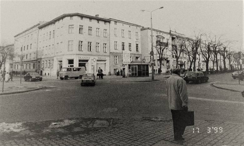 Marzec 1999 r. , spojrzenie na zabudowę al. Wojska Polskiego, gdzie mieściła się „Karczma Słupska”.