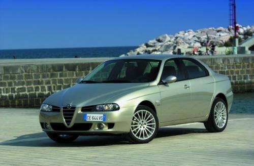 Fot. Alfa Romeo: Za 82 tys. zł można stać się szczęśliwym posiadaczem Alfy Romeo 156, owianej nimbem auta sportowego.