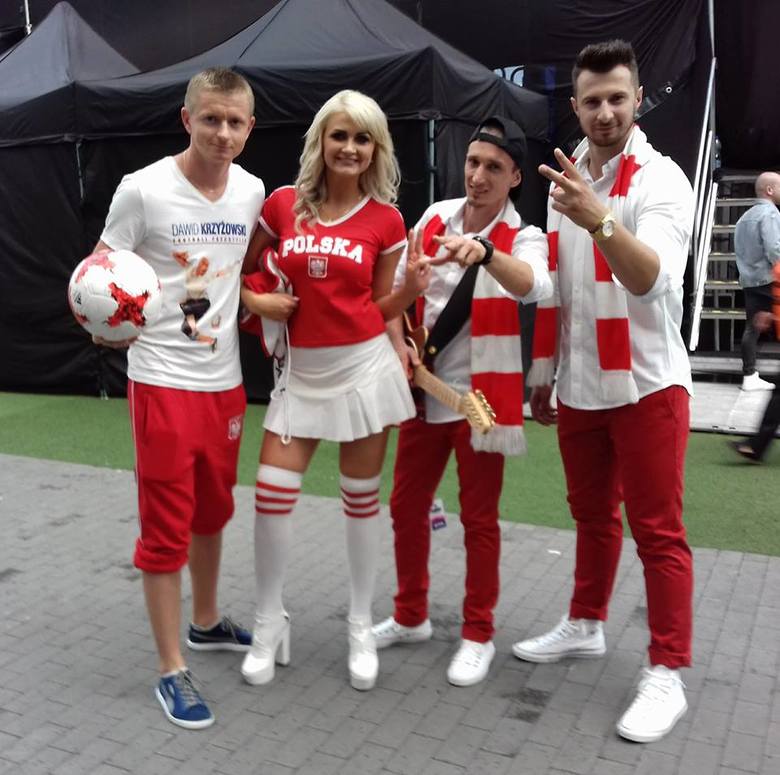 Jagoda i Brylant, czyli Agnieszka i Przemek Mortka (z lewej) wystąpil jako gwiazdy disco polo podczas tegorocznej edycji Polo TV Hit Festiwal w Lublinie. 